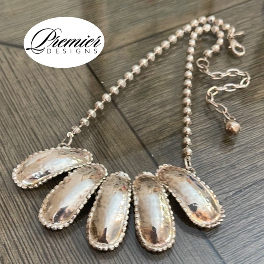 Vintage Premier Designs Hammered Bib Statement Necklace